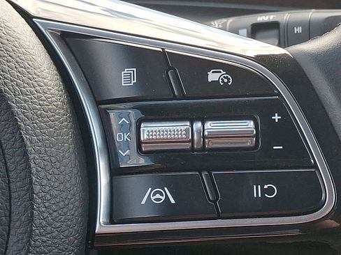 Used 2024 Kia Seltos X-Line AWD/4WD image 23