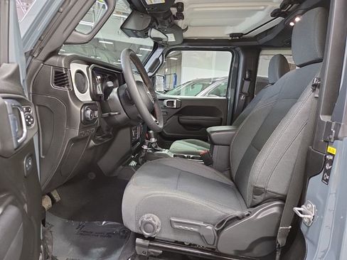 Used 2024 Jeep Wrangler Sport S image 8