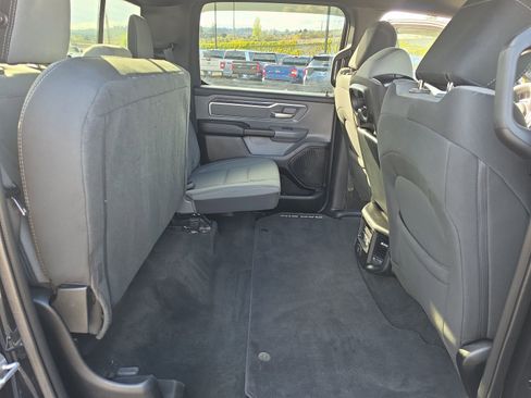 Used 2022 RAM 1500 Big Horn AWD/4WD image 18