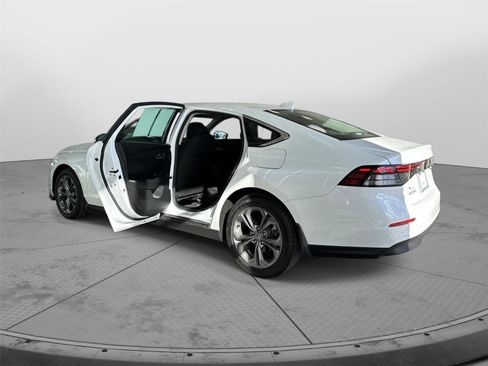 Certified 2024 Honda Accord EX image 28