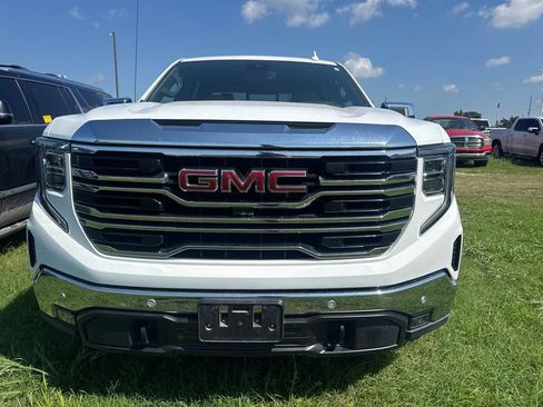 Used 2024 GMC Sierra 1500 SLT w/ SLT Premium Plus Package AWD/4WD image 2