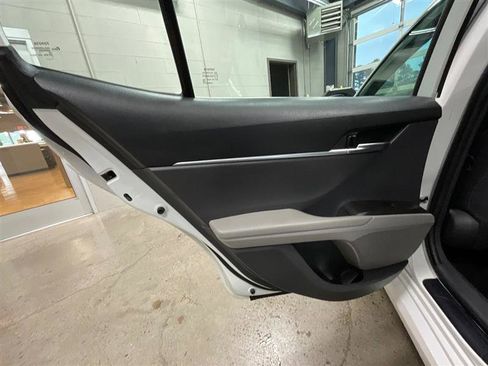 Used 2021 Toyota Camry LE FWD image 18