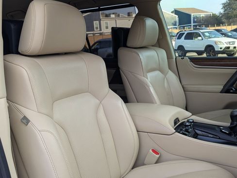 Used 2016 Lexus LX 570 4WD image 30