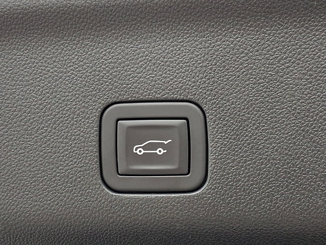 Used 2025 GMC Yukon Denali AWD/4WD image 29