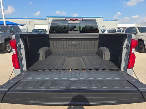 Used 2025 Chevrolet Silverado 1500 ZR2 w/ Technology Package AWD/4WD image 22