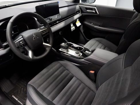New 2026 Mitsubishi Outlander Trail Edition image 16