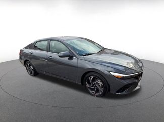 Used 2025 Hyundai Elantra Limited video 2