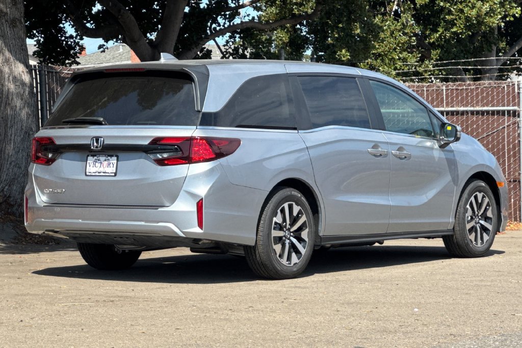 New 2026 Honda Odyssey EX-L image 4