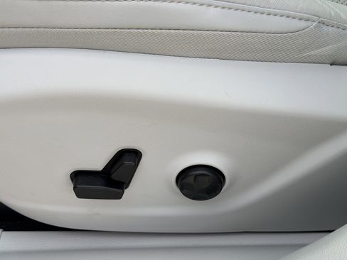 Used 2020 Jeep Cherokee Limited w/ Technology Group image 20