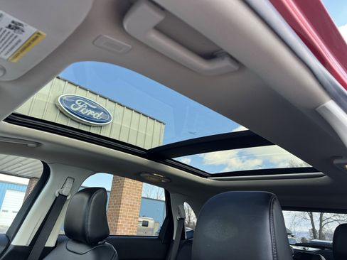 Used 2022 Ford Edge SEL w/ Convenience Package image 13