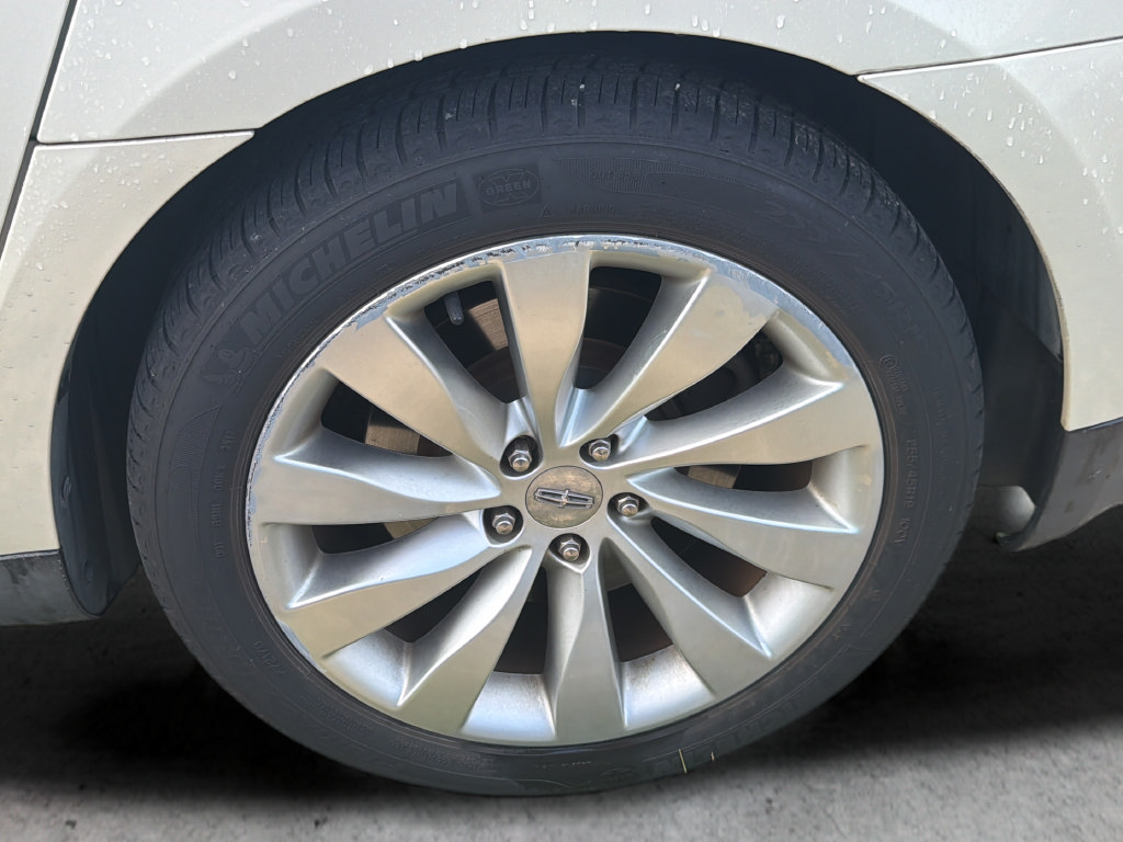 Used 2014 Lincoln MKS w/ Equipment Group 101A FWD image 26