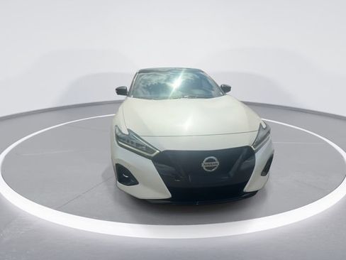 Used 2022 Nissan Maxima SR w/ Sport Mat Group FWD image 3