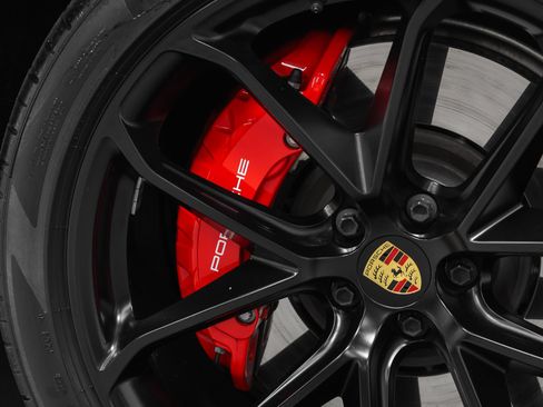 Certified 2024 Porsche Macan GTS w/ GTS Sport Package AWD/4WD image 17
