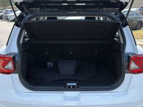New 2026 Hyundai Venue SEL FWD image 19