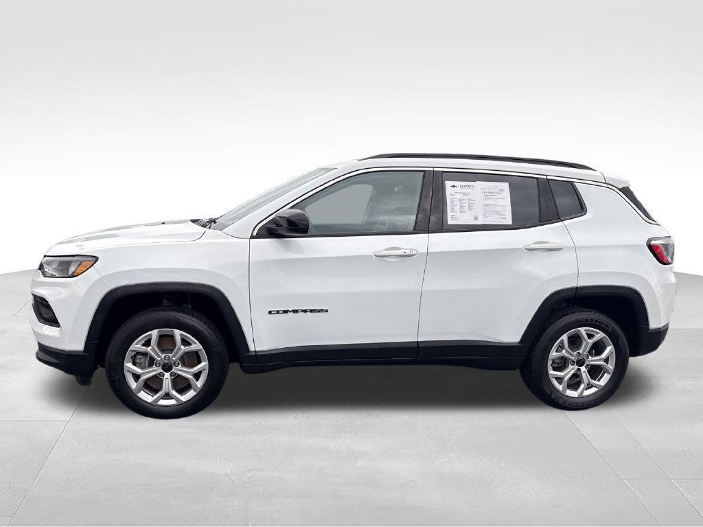 Used 2025 Jeep Compass Latitude w/ Sun & Sound Group AWD/4WD image 4