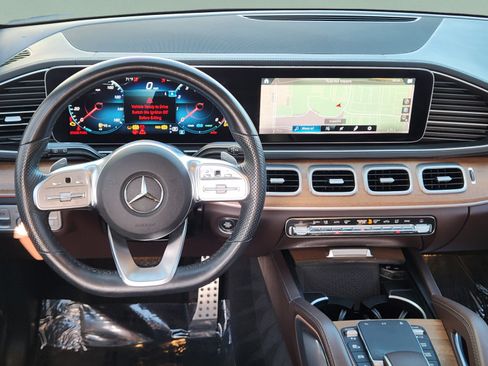 Used 2023 Mercedes-Benz GLS 450 4MATIC image 23