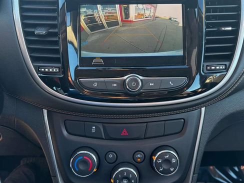 Used 2018 Chevrolet Trax LS image 25