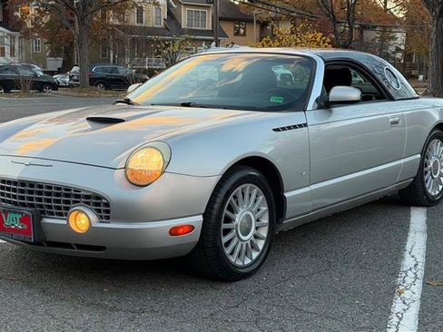 Used 2004 Ford Thunderbird image 3
