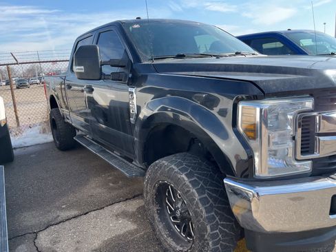 Used 2019 Ford F250 XLT w/ FX4 Off-Road Package image 16