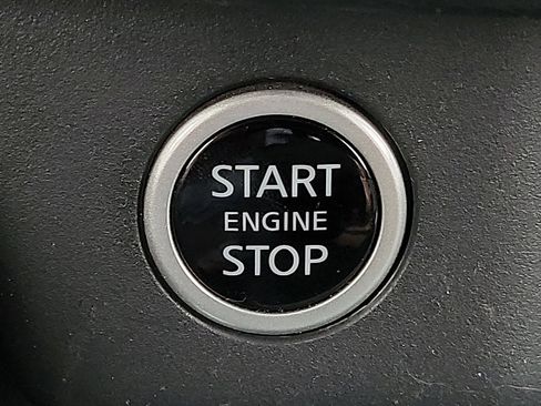 Used 2023 Nissan Rogue SV image 17