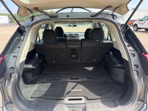 Used 2017 Nissan Rogue S AWD/4WD image 29