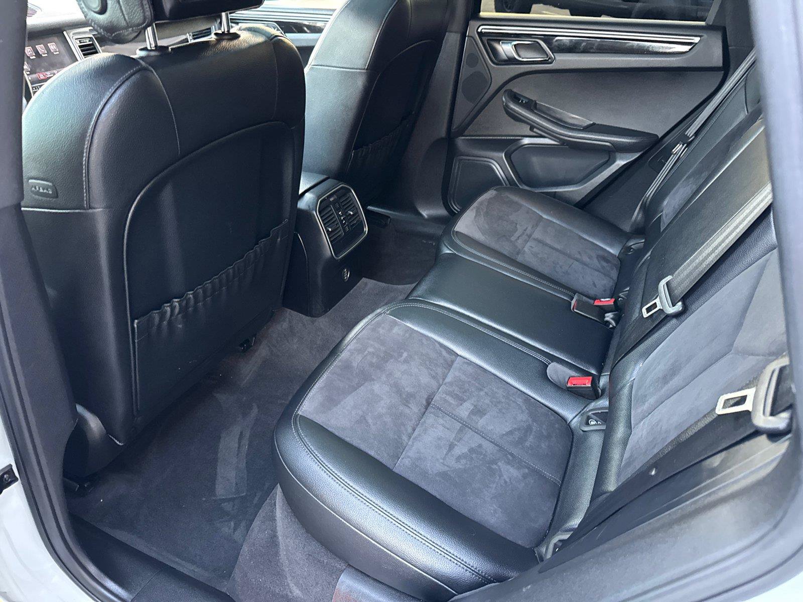Used 2018 Porsche Macan AWD/4WD image 19