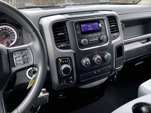 Used 2019 RAM 1500 Express AWD/4WD image 7