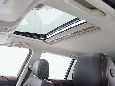 Used 2019 Mercedes-Benz GLS 450 4MATIC image 28