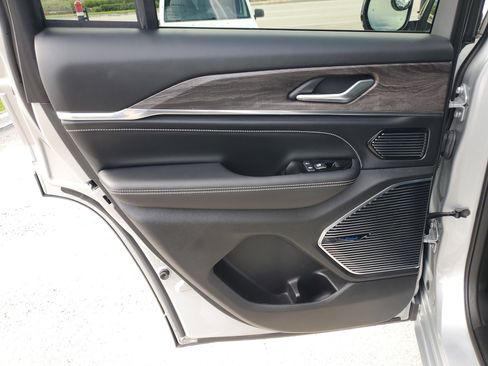 Used 2022 Jeep Grand Cherokee Overland image 31