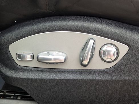 Used 2024 Porsche Macan Turbo image 15