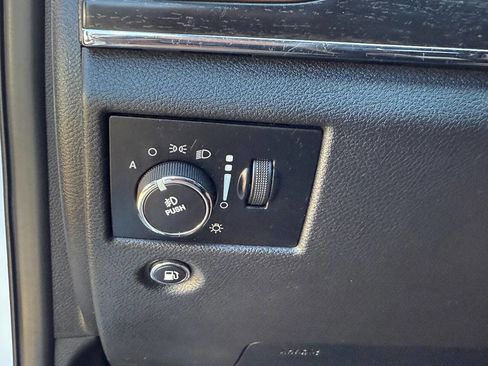 Used 2014 Jeep Grand Cherokee Limited image 23