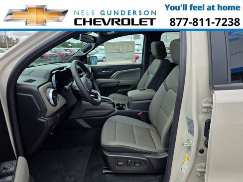 New 2026 Chevrolet Colorado ZR2 w/ Technology Package AWD/4WD image 15