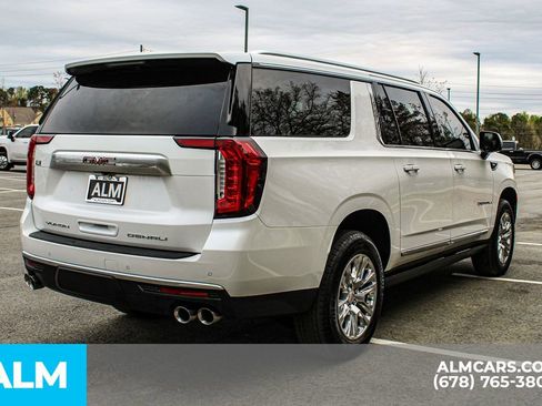 Used 2023 GMC Yukon XL Denali AWD/4WD image 6