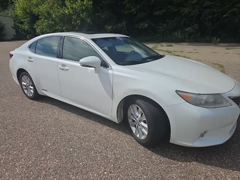 Used 2013 Lexus ES 300h w/ Luxury Pkg FWD image 19