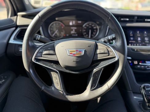 Used 2024 Cadillac XT5 Premium Luxury image 6