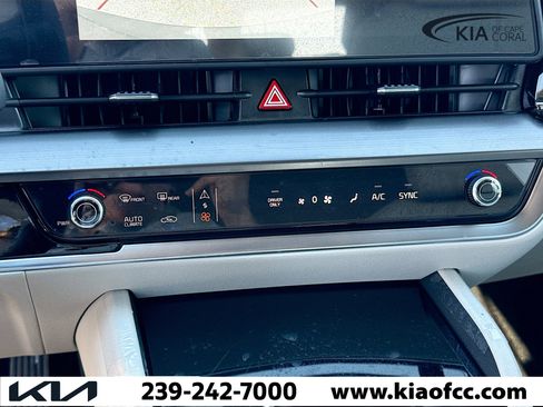 New 2025 Kia Sportage EX image 32