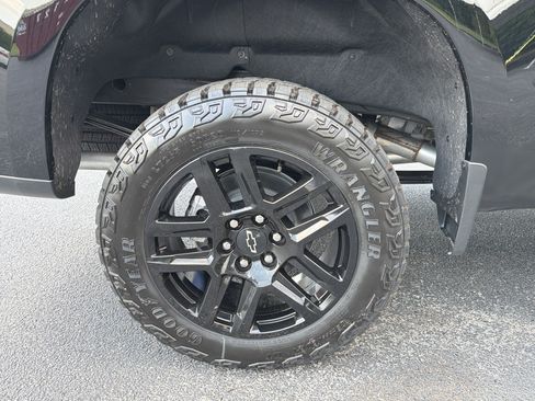 Used 2026 Chevrolet Silverado 1500 LT Trail Boss w/ LT Trail Boss Premium Package AWD/4WD image 17