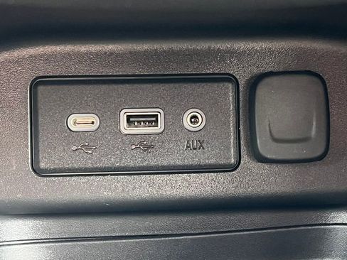 Used 2023 Chevrolet Equinox LT image 26