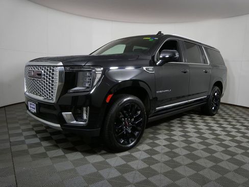 Used 2023 GMC Yukon XL Denali image 7
