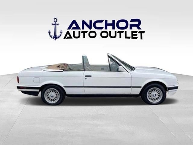 Used 1992 BMW 325i Convertible RWD image 13