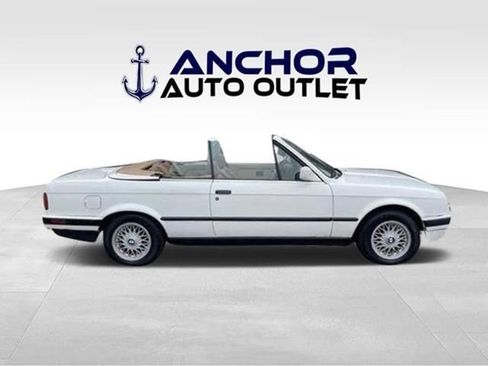 Used 1992 BMW 325i Convertible RWD image 13