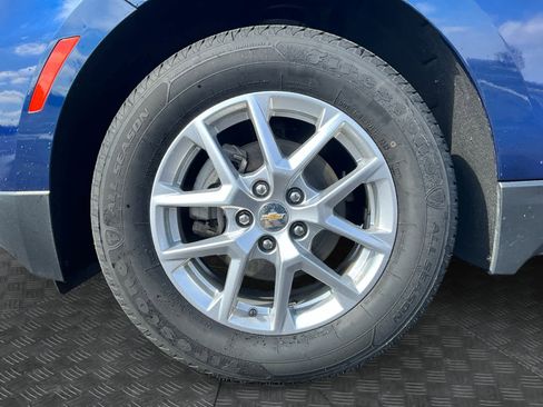 Used 2023 Chevrolet Equinox LT w/ Driver Convenience Package image 16