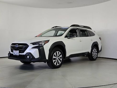 Certified 2025 Subaru Outback Premium AWD/4WD image 2