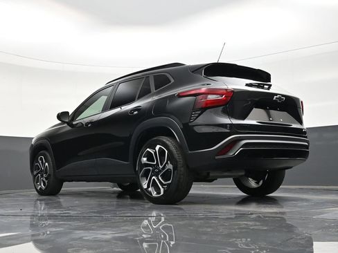 Used 2024 Chevrolet Trax RS w/ Sunroof Package image 23