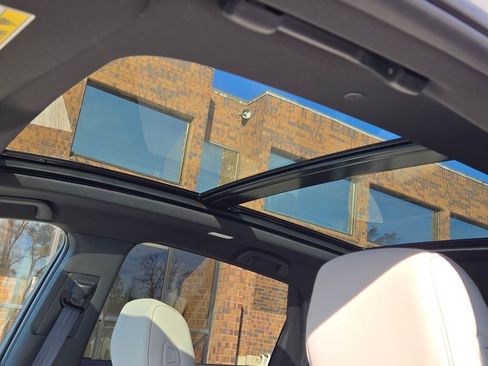 New 2025 Acura RDX SH-AWD image 23