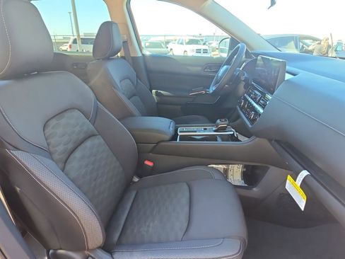 New 2026 Nissan Pathfinder SV FWD image 9