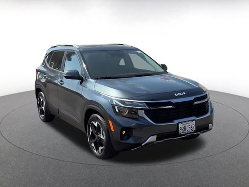 Used 2025 Kia Seltos S image 3