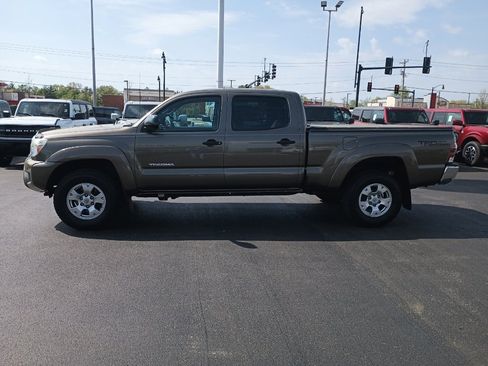 Used 2013 Toyota Tacoma 4x4 Double Cab w/ SR5 Pkg image 4