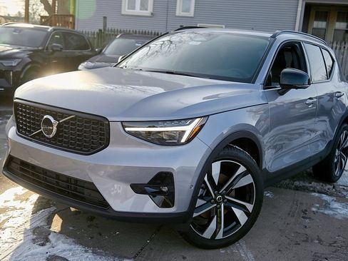 New 2026 Volvo XC40 B5 Ultra w/ Protection Package Premier image 2