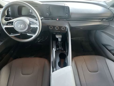 Used 2025 Hyundai Elantra SE FWD image 24